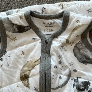 Brand new Burt’s bees baby sleep sack 1.5 tog gender neutral print